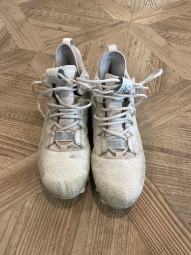 White Used Men's Mid Top Molded Cleats Freeze