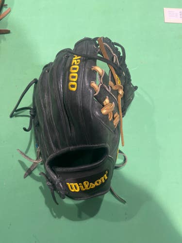 Black Used Wilson DP15 A2000 Right Hand Throw Infield Baseball Glove 11.5"