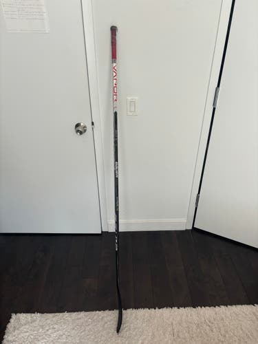 Used Senior Bauer Vapor Hyperlite Left Hand Hockey Stick P28 Pro Stock