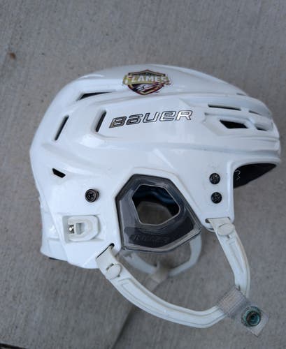 White Used Small Bauer Re-Akt 150 Helmet