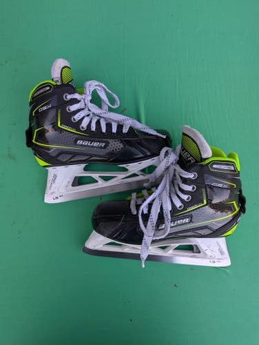 Used Intermediate Bauer GSX Hockey Goalie Skates Regular Width Size 5