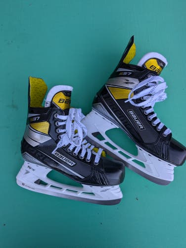 Used Senior Bauer Supreme S37 Hockey Skates Regular Width Size 6.5