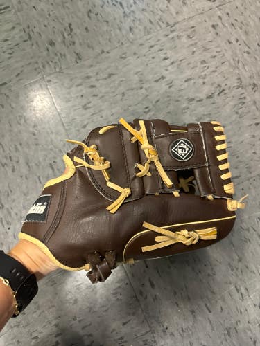 Brown Used Franklin Pro Flex Right Hand Throw Baseball Glove 11"