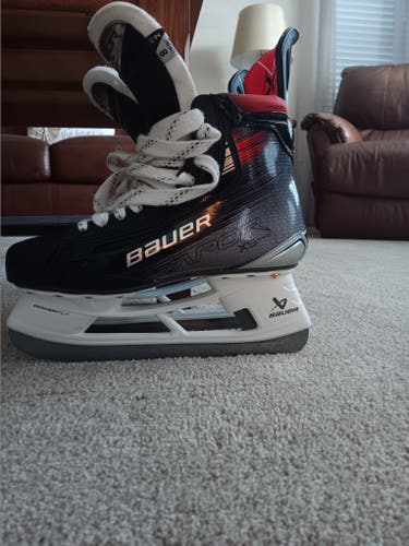 Used Senior Bauer Vapor X5 Pro Hockey Skates Wide Width 8