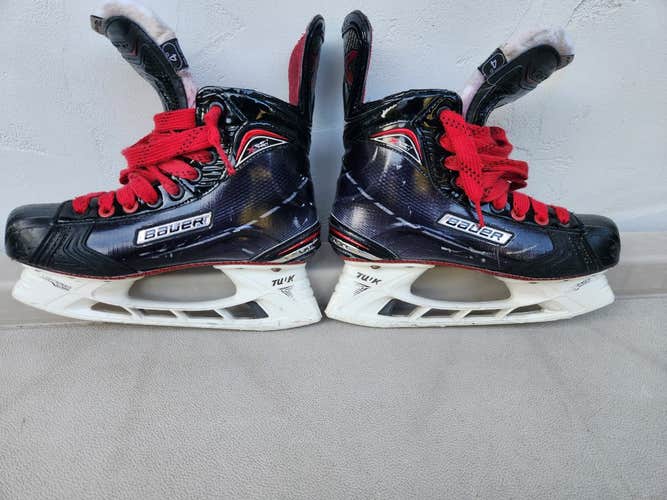 Used Intermediate Bauer Vapor X Shift Pro Hockey Skates Regular Width Size 4