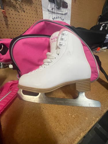 Used Jackson Ultima B Junior 2 Figure Skates