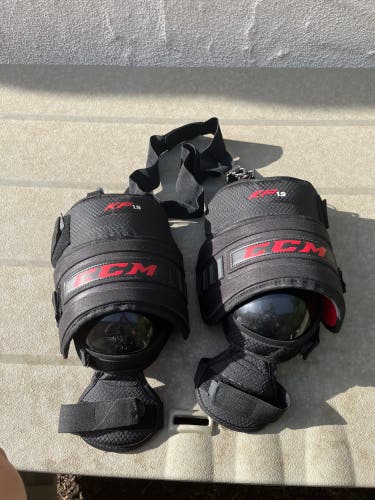 CCM goalie knee pads