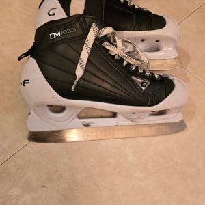 Used Senior Graf DM1050 Hockey Goalie Skates Regular Width 7