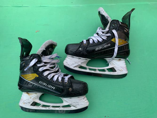 Used Junior Bauer Supreme 3S Pro Hockey Skates Regular Width Size 3.5