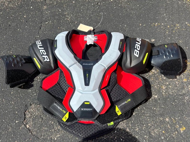 Used Medium Senior Bauer Vapor Hyperlite Shoulder Pads