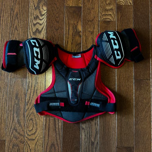 Used Medium Junior CCM Jetspeed Edge Shoulder Pads