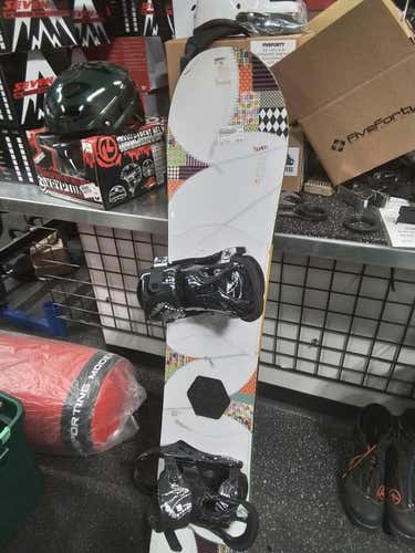 Used Burton Troop 141 Cm Women's Snowboard Combo