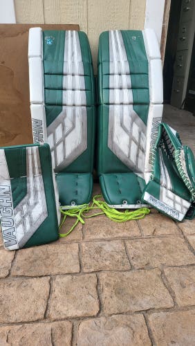 Used 35 +2" Vaughn Ve8 Pro Carbon Regular Goalie Full Set