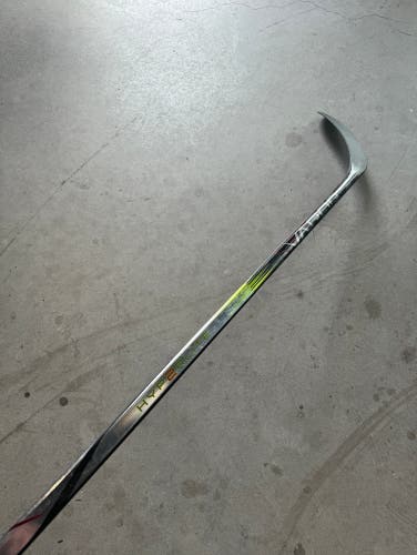 Used Senior Bauer Right Handed P92 77 Flex Pro Stock Vapor Hyperlite 2 Hockey Stick