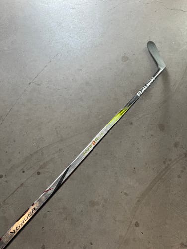 Used Senior Bauer Left Hand P28 Pro Stock Vapor Hyperlite 2 Hockey Stick