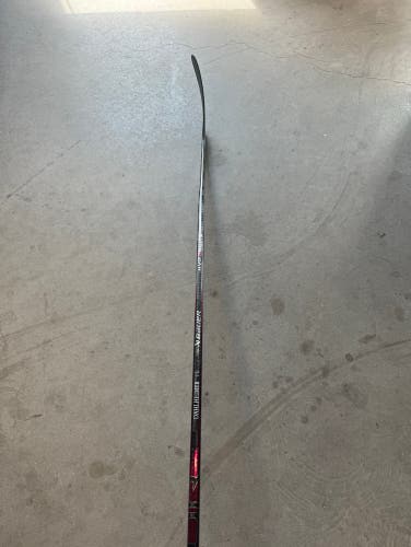 Used Senior Bauer Right Handed P92 Pro Stock Vapor Hyperlite 2 Hockey Stick