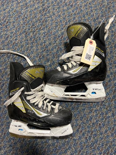 Used Junior True Catalyst 5 Hockey Skates | Size 1 D&R