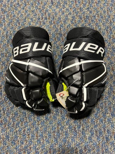 Black Used Junior Bauer Vapor 3X Gloves 11"