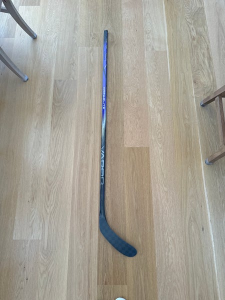 New Senior Bauer Right Handed P28Vapor Hyperlite Hockey Stick