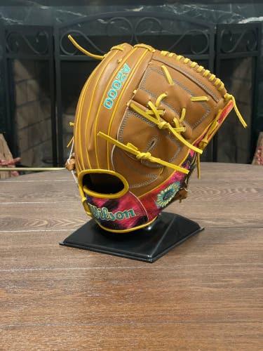 Wilson A2000 March 2022 GOTM - Mike Clevinger 12” B2 Baseball Glove