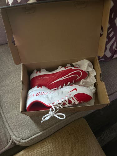 Red New Men's Low Top Molded Cleats vapor