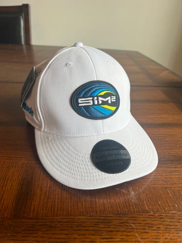 Taylormade Sim2 Snapback hat