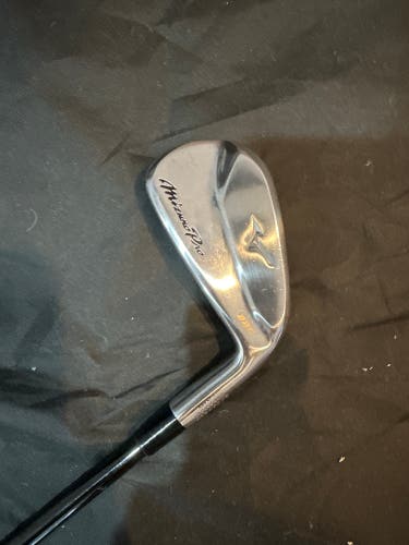 Used Men's 4 iron Right Handed Stiff Flex Graphite Shaft Pro 225