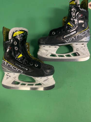 Used Junior Bauer Vapor 3X Hockey Skates Regular Width Size 1