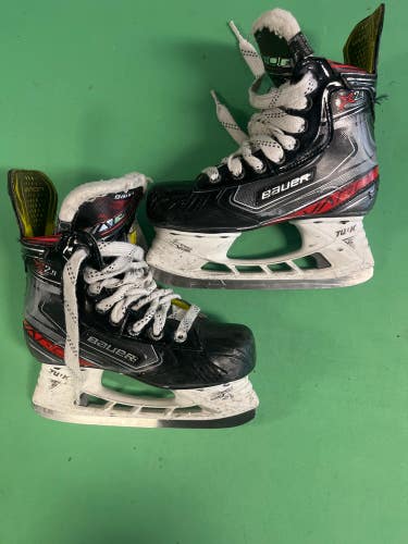 Used Junior Bauer Vapor X2.9 Hockey Skates Regular Width Size 1.5