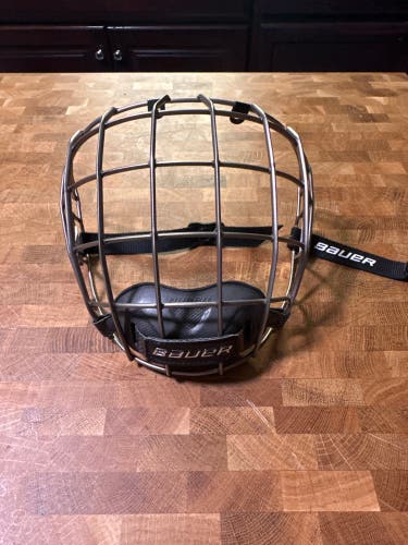 Bauer hockey cage