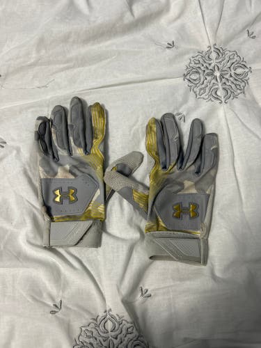 Under Armour Clean Up Batting Gloves