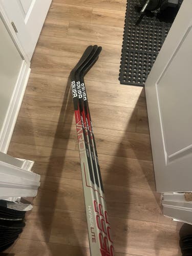 New Bauer Right Handed Vapor Hyperlite Hockey Stick