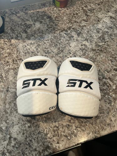 STX Cell III elbow pads