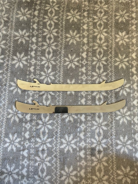 Like New Bauer LS Pulse Size 280 mm *Comes With Howies Carrying Case*