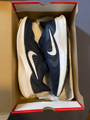 Nike Downshifter Sneaker