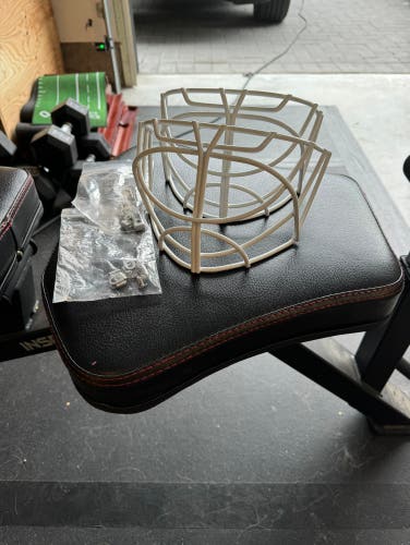 Bauer 960 cat eye cage