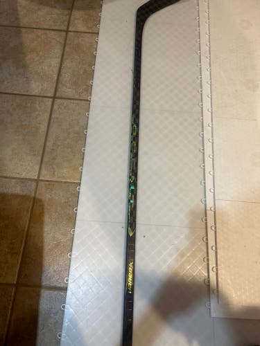 Used Junior Bauer Right Handed P28  Ag5nt Hockey Stick