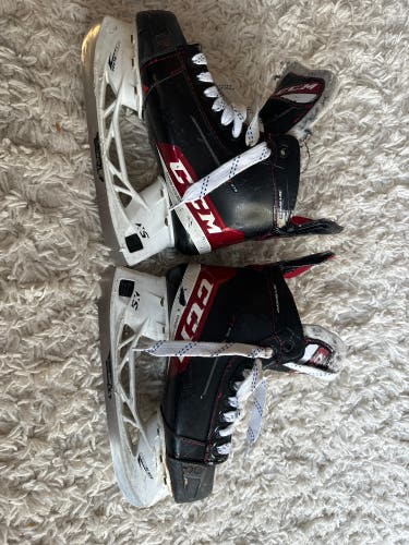 Used Intermediate CCM Extra Wide Width Size 4.5 JetSpeed FT475 Hockey Skates