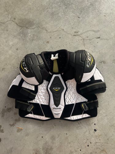CCM Ultra Tacks Pro Shoulder Pads