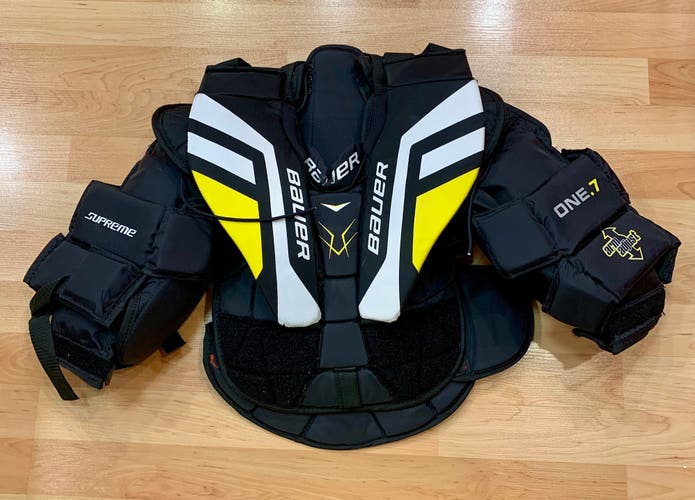 BAUER SUPREME JR GOALIE CHEST PROTECTOR