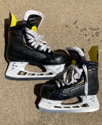 Used Junior Bauer Supreme S27 Hockey Skates | Size 3 D&R