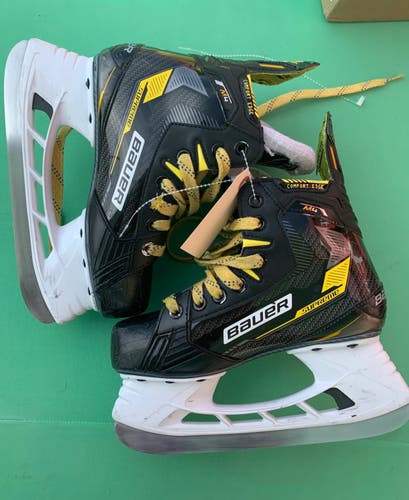 Used Junior Bauer Supreme M4 Hockey Skates | Size 2