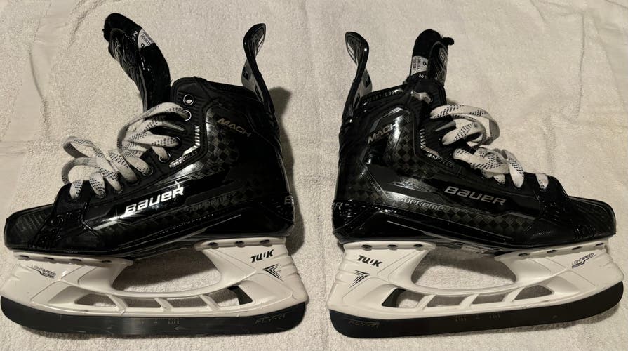 New Intermediate Bauer Supreme Mach Hockey Skates Regular Width 6