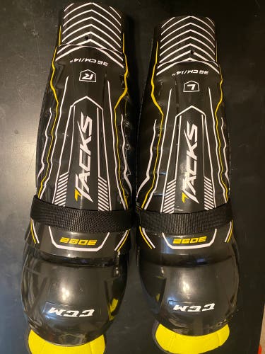 CCM Tacks 3092 Shin Guards