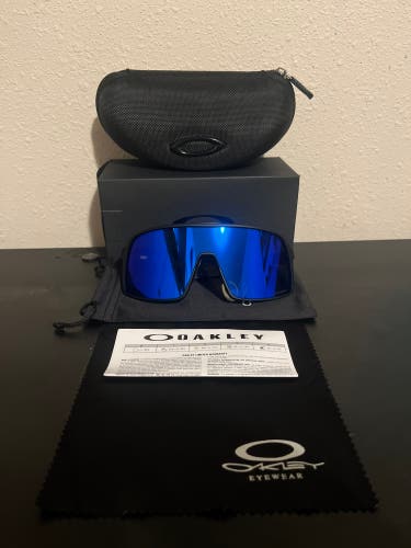 Brand New Oakley Sutro Blue / Black