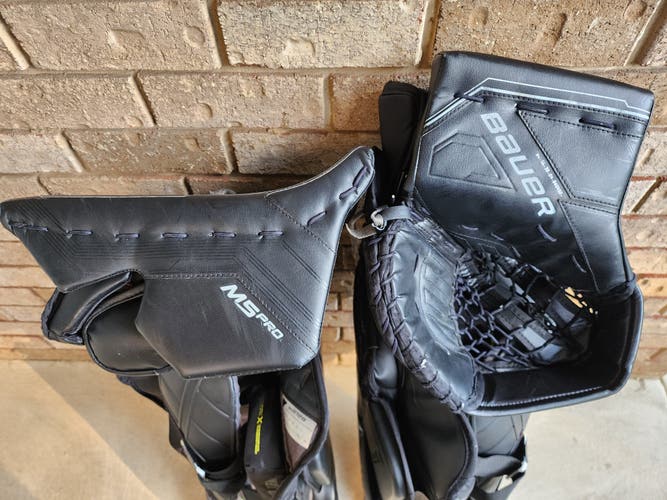 Used Bauer M5 Pro Regular Glove and Blocker Set