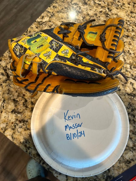 Savannah Bananas A2000 glove
