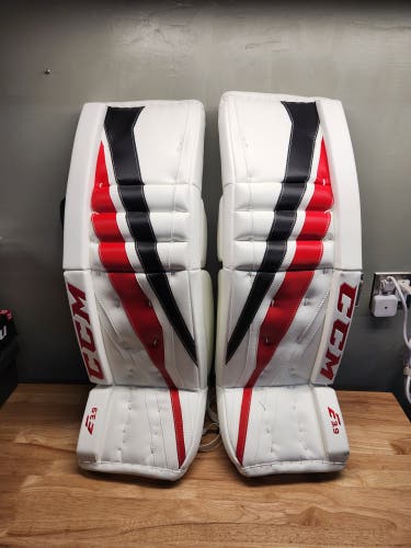 34+2" CCM Extreme Flex E3.9 Goalie Leg Pads