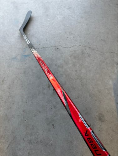 NCAA Game Used Senior Bauer Right Handed P92M 87 Flex Pro Stock Vapor Hyperlite 2 Hockey Stick