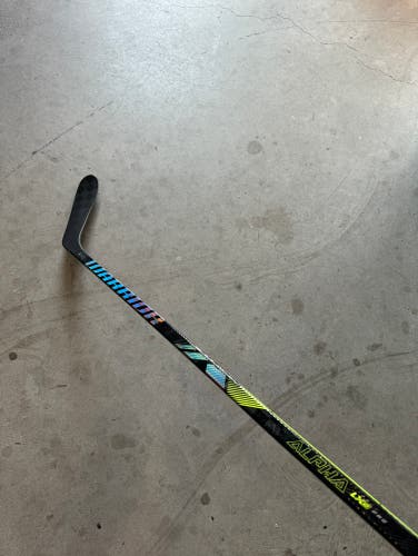 Used Junior Warrior Right Handed P28 Pro Stock Alpha LX2 PRO Hockey Stick